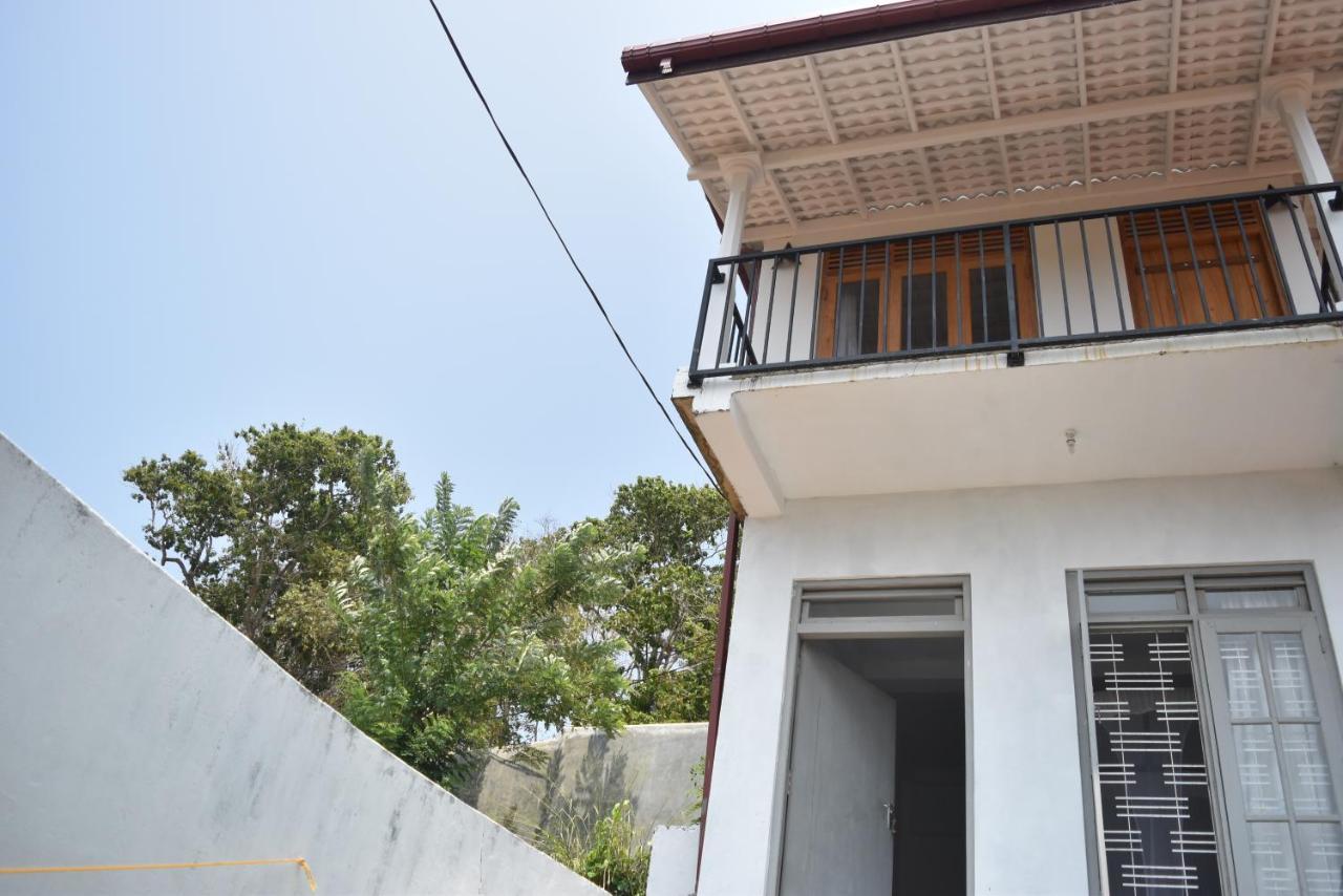 Hill cottage - ocean view Unawatuna Exteriör bild